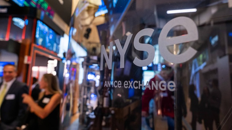 Retail Sales Rise 0.1% in April as Americans’ Spending Momentum Slows – Barron’s